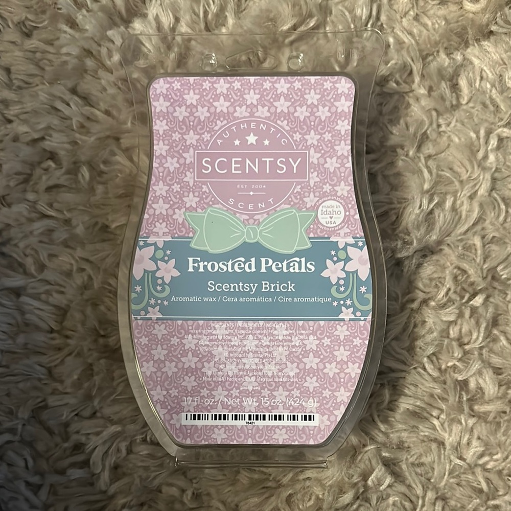 Scentsy Frosted Petals Wax Brick